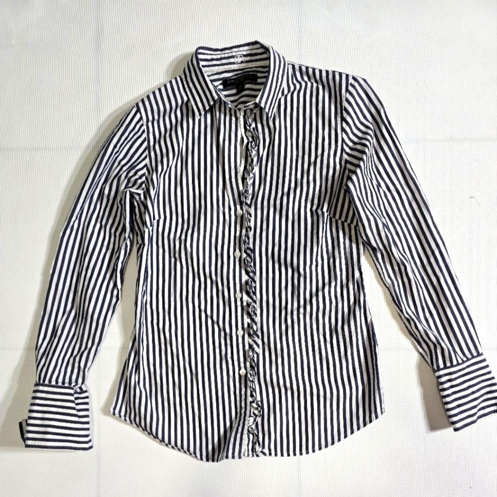 Banana RepublicRiley Shirt. Long Sleeve Button Up Striped . Size 4.